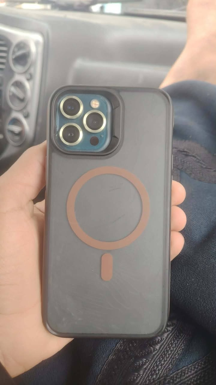 سلام عليكم 12 برو ماكس.. 256. بطاريه ٨١.جهاز مفتوح  فقط ضهره مفطور .. مكاني بابل! حله للبيع او امراوس ***********  واتس.
