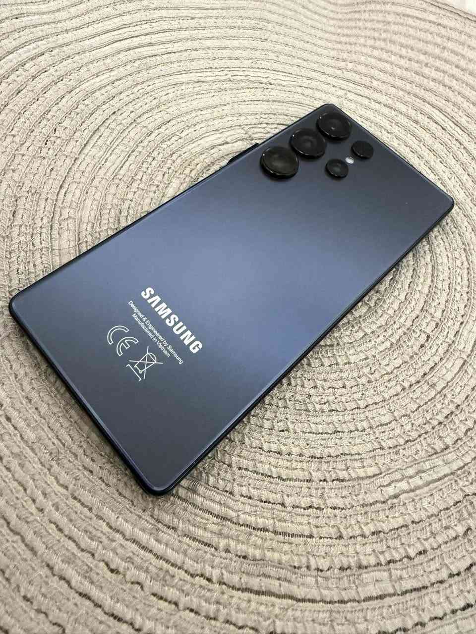 السلام عليكم للبيع او مراوس ايفون 13 او 14
برو ماكس 256
سامسونك الترا اس 25 كوبي باب ثاني 
اجاني هديه واريد ابيعه جديد مصار سبوع من فتحته من الباكيت 
السعر 200 الف وبي مجال جداً بسيط
***********
