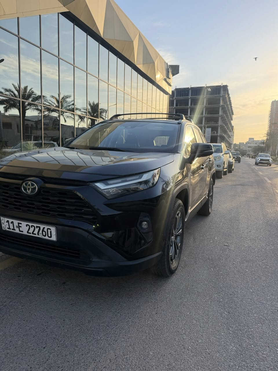السلام عليكم 
تيوتا راف فور 2022 هايبرد 
XLE بريميوم 
فور ويل 
لون اسود 
كشنات جلد 
تدفئة كشنات 
خزن ميموري 
تدفئة ستيرن 
كشن كهرباء 
جنطة كهرباء 
فتحة سقف
تبريد قطعتين 
مناخ منفصل
رادار امامي و نقاط عمياء 
تحديد مسار و مثبت سرعه و مانع تصادم 
السياره ماشيه 43 الف ميل 
حادثهة بنيد مبدل و الجاملغات الاماميه مصبوغه 
للبيع فقط السعر 200 وبي مجال
مكاني بغداد 
للاستفسار ***********
