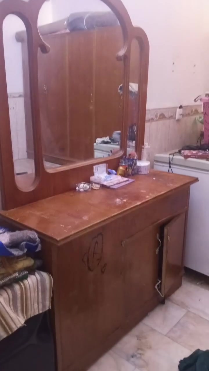 غرفه صاج الاصلي نضيفه سعرها 1 ونص وبيها مجال لشرايه ***********
