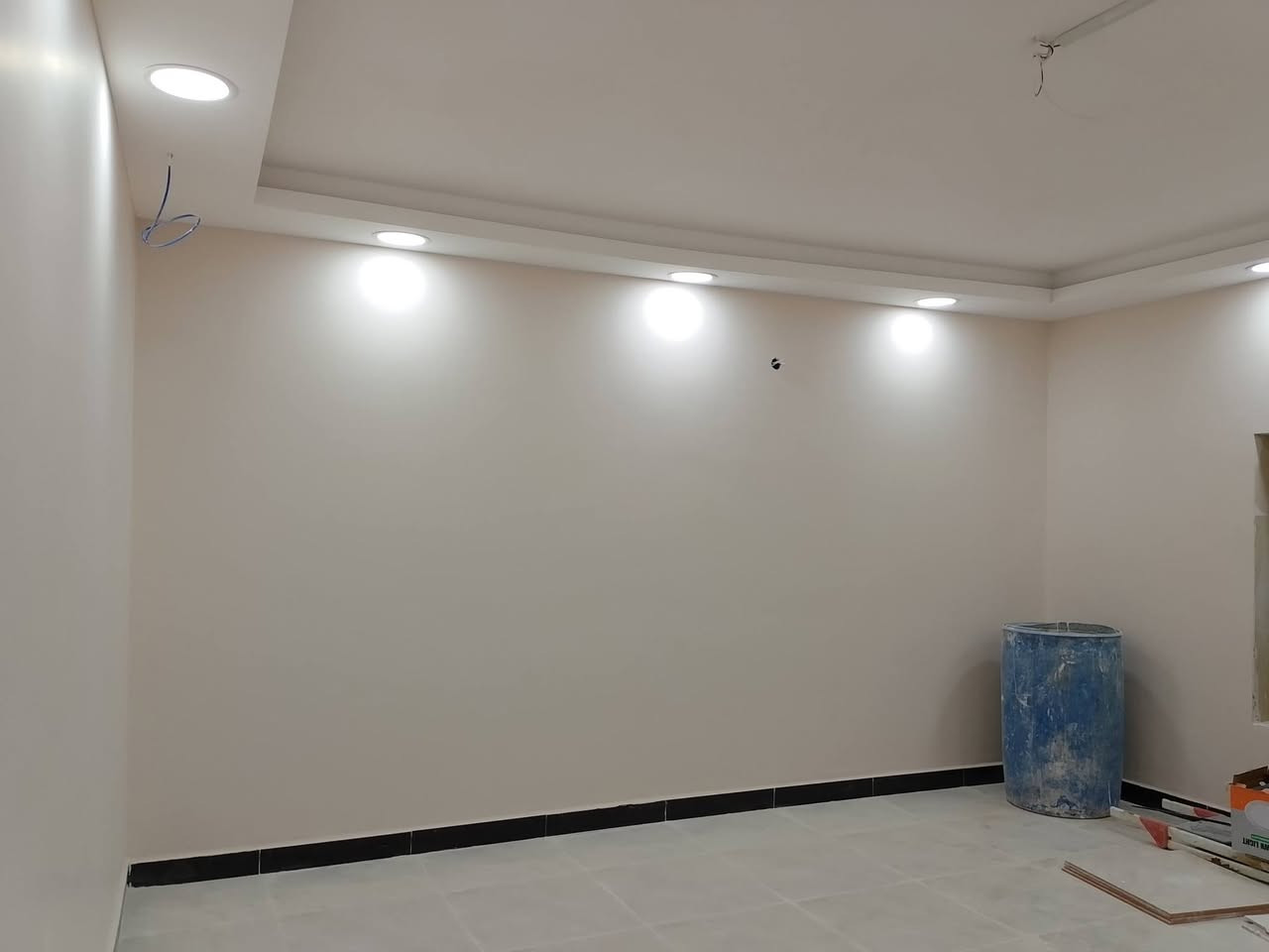 سلام عليكم
هذا مصدر رزقي

صبغ وسحب معجون أو تصليح  جدران ماخذ رطوبه

نجاره بكافه انواعها فتح وشد الغرف أو نقل الاثاث من مكان لا اخر

تنظيف بيوت  

عندي كادر كامل البصره الزبير  اشتغل جميع مناطق البصره 
او تنظيف بيوت
***********
