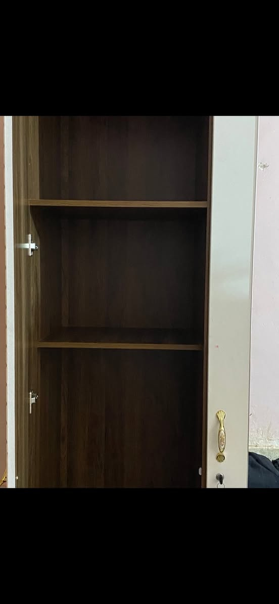 السلام عليكم كنتور للبيع جديد 3 بوب  سعره 200 للعنوان كوت كفاءات الاستفسار الاتصال ع رقم ***********
