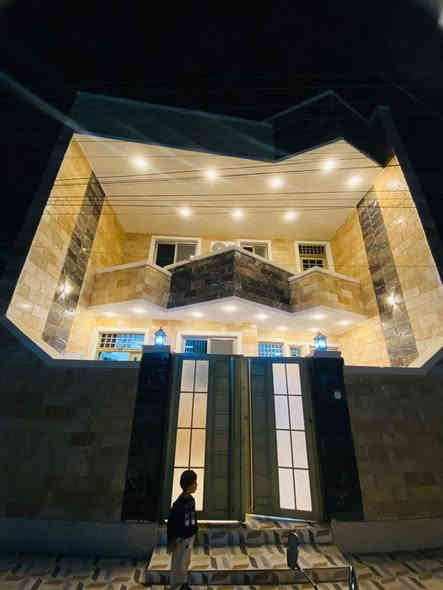 السلام عليكم

دار ١٥٠م حديث ٢٠٢٥

واجهه ٧ونص نزال ٢٠م

صاله
مطبخ
حولي
غرف نوم ٤
حمامات ٣
ترك
سطح

السعر ٣٨٠مليون والتفاوض مع صاحب العقار 

غزاليه شارع البداله خلف التجاري

للاستفسار مكتب الطائي للعقار ***********
