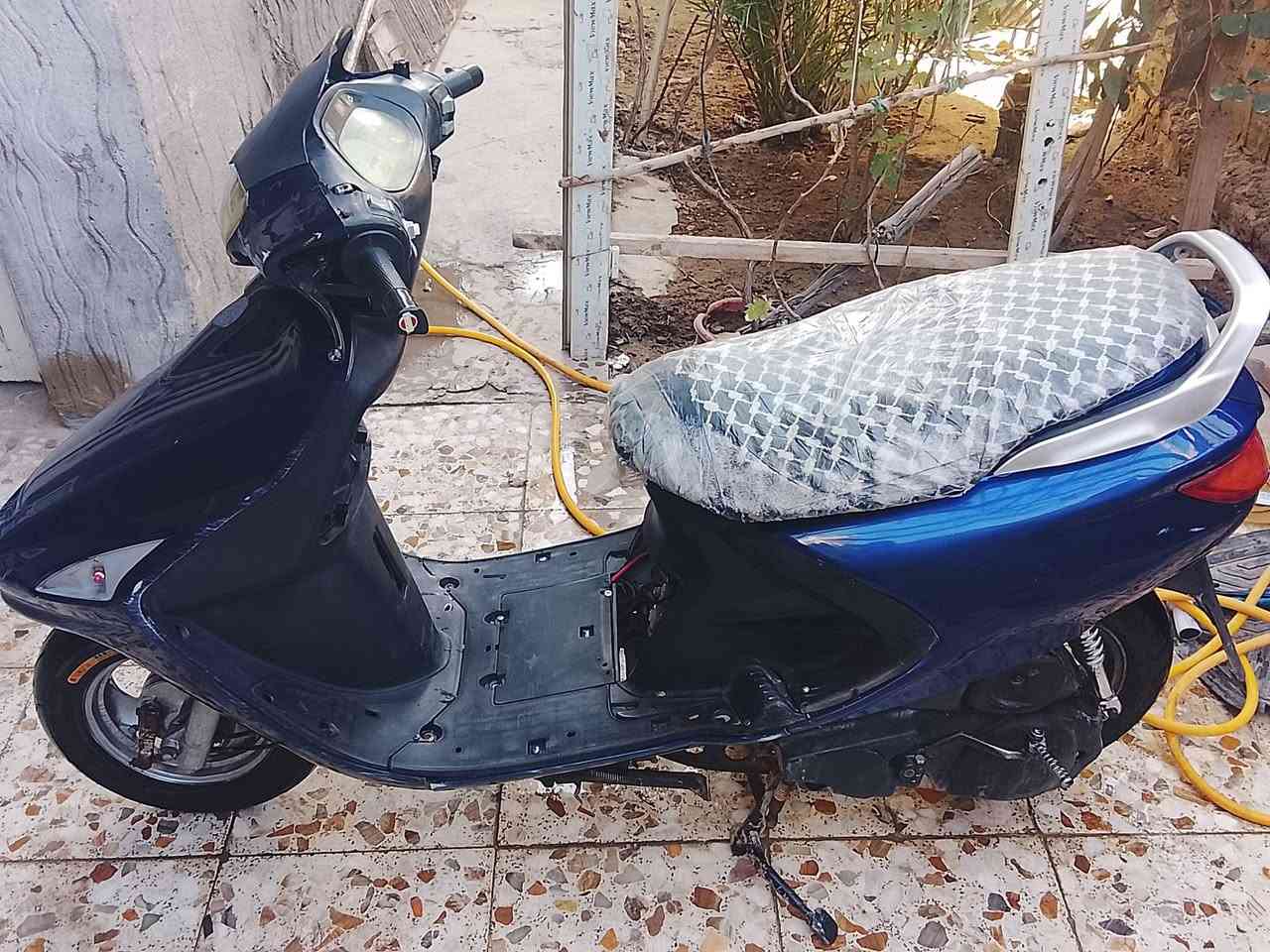 #لبيع دراجه فراشه 140حجمه و نضيفه وكامله شغاله وبيه شلع ومعدل وشغاله سلف وهندر  سعر 200الف وبيه مجال قليل الشراي العنوان نجف الاشرف حي ميلاد شارع مزارعة سيد علي الراقم
*********** وشكراً
