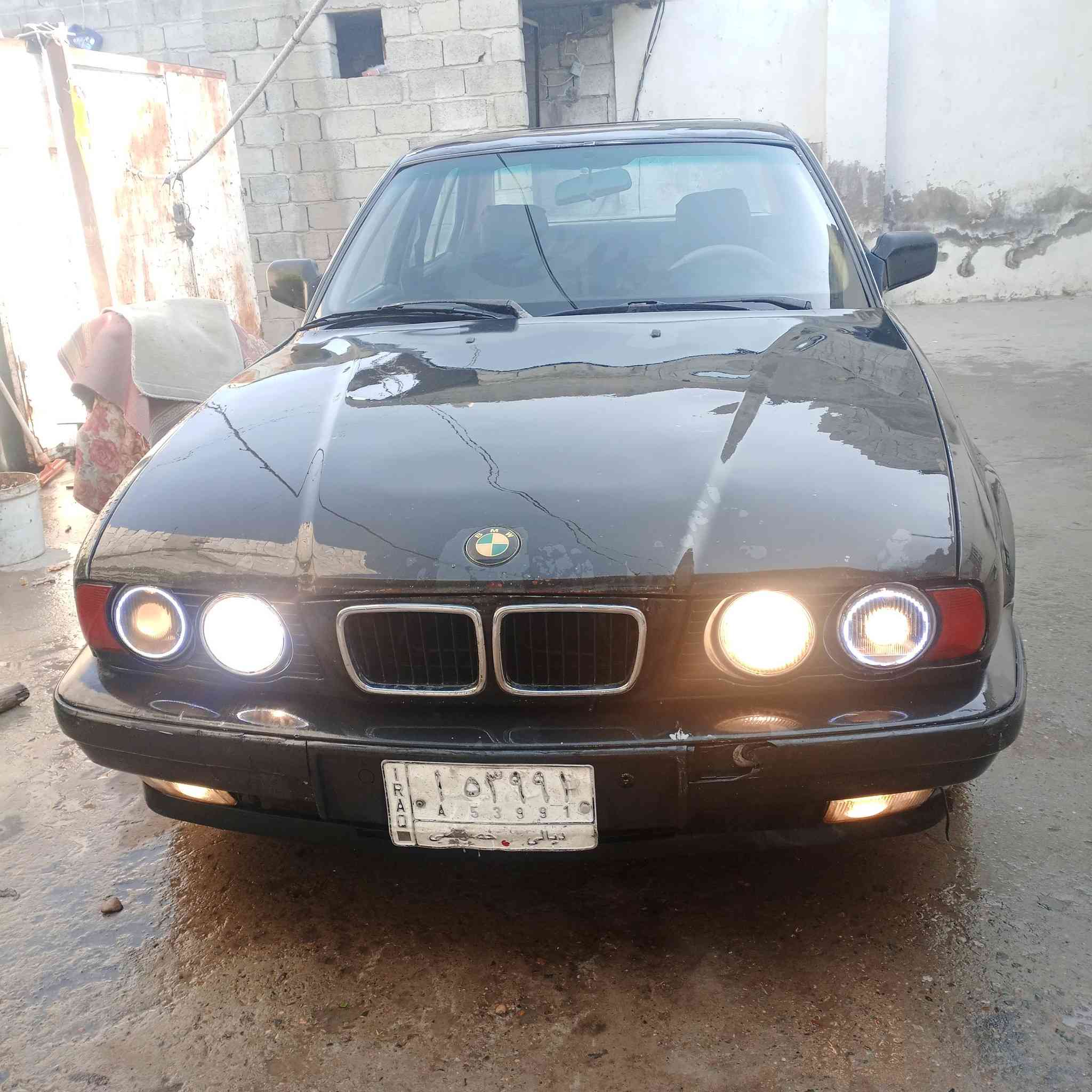 السلام عليكم بي ام دبليو موديل 93 محرك مسكر كير جديد فول اوتوماتيك كله شغال مكن السياره ديالى بعقوبه هذا رقمي ***********
