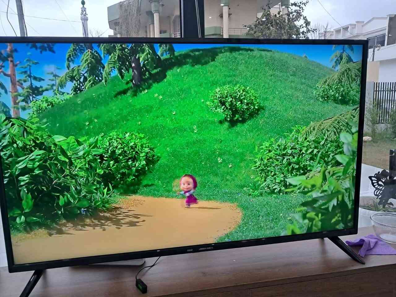 السلام عليكم اخوان شاشة جنرال حجم 50 سمارت نظافة 💯💯 سعر 225 الف للتواصل اتصال او  وات ساب ***********
