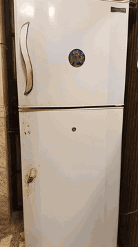 ثلاجه كونكورد لبنانيه كبيره تجميد فول نقص يده وكلوب  فقط قيم الي يرضى الله لاتكسرون بحاجه العالم تحياتي لكم ***********الاتصال
