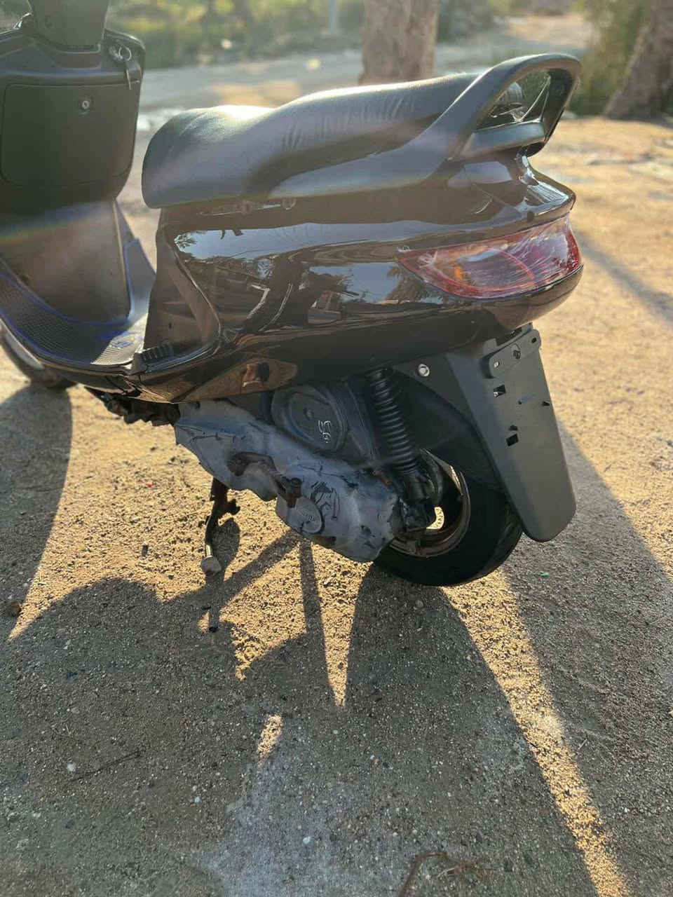 سلام عليكم دراجه فراشه فحل دسك حاويه كهربائياتهه كلهه شغاله سلف وهندر مكاني بني منصور الحده للستفسار ع هاذ رقم ***********
