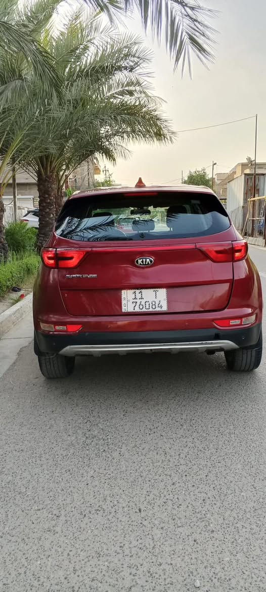 سبورتج للبيع موديل ٢٠١٧  وارد أمريكي محرك ٢٤٠٠ سيارة نظيفه وجاهزه محرك كير تبريد ثلج تخم تاير  تبريد قطعتين مري شفط شاشه كاميرا رادرات السيارة حادثها مال امريكا قطعتين جاملغ خلفي وجاملغ امامي وهنا صار بيها تلث قطع صبغ اثر طختخات خفيفه يعني السيارة بيها خمس قطع صبغ بدون دواخل رقم بغداد بسمنه تحويل ثاني يوم سعرها   ١١٢. ورقه ومكان السياره بغداد البلديات ***********
