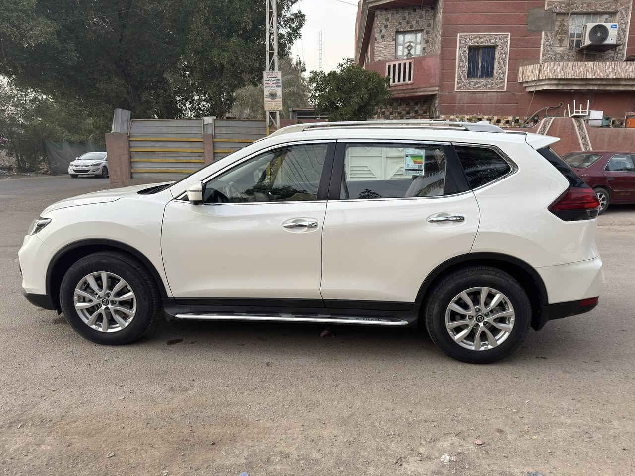 السلام عليكم
للبيع نيسان اكستريل 2021 X-TRAIL خليجي وكالة السور لون ابيض سبعه راكب 
اخر موديل اجه بهذا الشكل (الشكل المرغوب) 
استلام وكالة السور العراق مستلمه زيرو وعلى ايدي 
ماشيه 19 الف كيلو فقط بعده بحالة الشركه
رقم اربيل الدولي الأنكليزي وبأسمي شخصياً شرط التحويل او الوكاله وسنويته لغاية 2027 وهزة والبراد كله جديد 
السياره مكفوله كفاله عامه من كلشي من الصبغ والمعجون والبارد والشخط والتكحيل والسونار مرفق بالمنشور 
محرك 2500 4 سلندر الأبلادي والكير والمحرك مكفولات برغي ما مفتوح منهن
تبريد تدفئه كله شغال 
السياره بعده كله على وضع الشركة الجامه الأبلاديه مال الشركه تايراته مال الشركه الأبلاديه Burgiston دسكاته مال الشركه اسبيره ما نازل كلشي ما مبدل بيه كلشي بلادي 
فول مواصفات اعله مواصفات اجتي بالأكستريل الخليجي بهذا الموديل كامرات محيطيه 360 درجه دوسات جانبيه سبعه راكب سبايدرات بالقماره وقبغ الجنطه لد نهاري بلاجكتورات لد اشاير ترحيب كشنات جلد سبعه راكب صطاب لايت ويل كب حجم 17 اشاير بالمري يدات نيكل جام اوتو تحكم مري كهرباء تحكمات ستيرن مثبت سرعه مانع انزلاق لايتات متحركه تبريد قطعتين فرشة صندوك وغيره 
السياره جاهزة وجديده وماكو اخته بهذا الموديل وهاي النضافه وغراضه الأبلاديه كله موجودة الكتلوكات والطفاية وسويجاته الأبلاديه 
سعره 215 ورقه وبيه مجال للشراي 
مكاني بغداد الدوره 
***********
