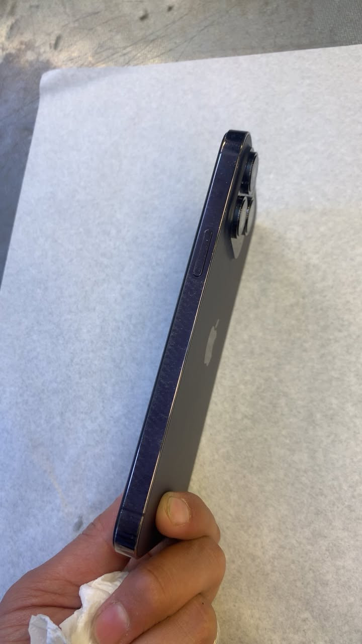 ايفون 14 برو ماكس ذاكره 256 بطاريه 78 مكفول من كلشي فيس ايدي كلشي شغال بس مبدل شاشه اصليه للبيع مكاني بغداد العبيدي ***********
