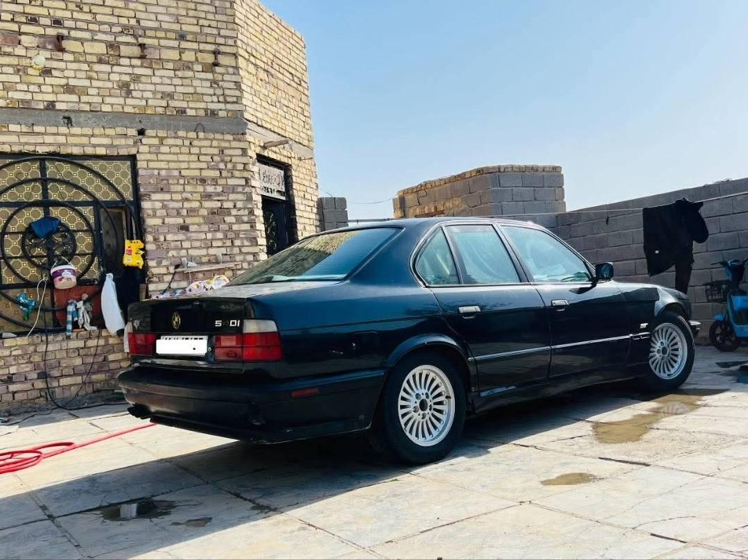 السلام عليكم
530 اصل 8 مكينه 40  موديل 94 اصل
السياره جاهزه بيه ترتيبات
رقم بغداد دولي بسمي  تحويل مباشر 
السياره فتحة بجم عريض كشنات كهرباء برده كهرباء تحكم ستيرا دبل ايرباك كامله مواصفات 
تخم تاير وحداديه جدد
حماوه ثابتا جوه النص  
فقط باور. عاطل
مكاني. نجف.   ***********
معروضه. 53.
