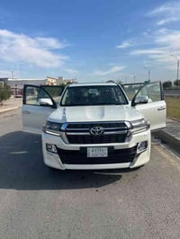 لاندكروز 2021 GXR  مكفوله كفاله عامه  ماشيه 85 الف  موصفات 3 شاشات  اس...