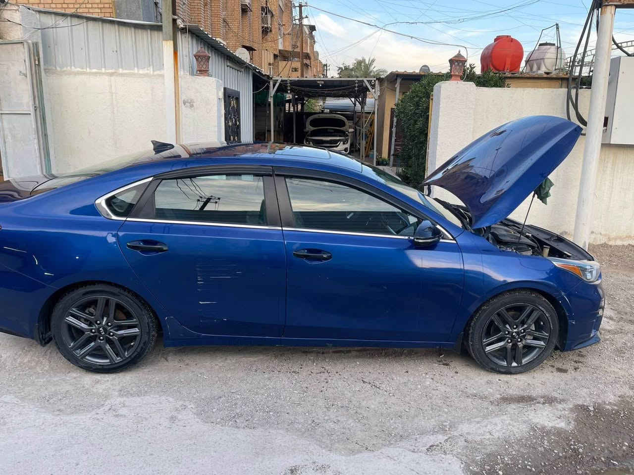 كيا فورتي وارد كندي  صوره سونر موجوده في الصور ماشيه ٥٥ سياره خير من الله نضيفه موصفات فول ماعدى البصمه سعر ١٣٣ وبيه مجال حك جيه 
مكاني بغداد البلديات 
*********** واتس بغداد, العراق
