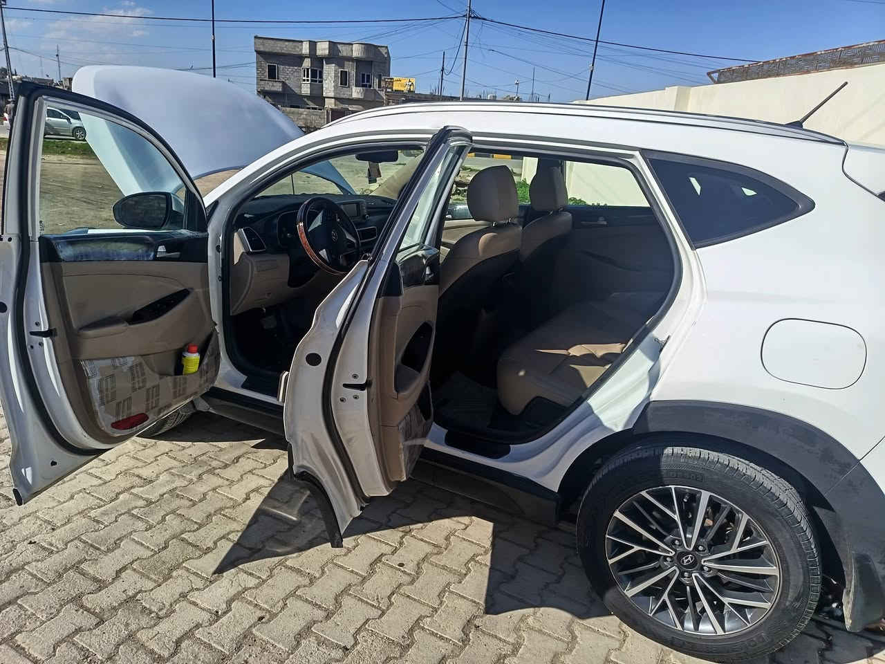 السلام عليكم.
توكسون موديل 2019 خليجي اصلي مو جيكي
خمس عدسات وتشغيل بصمة ابواب بصمة تبريد قطعتين ثلاث انظمة قيادة بيع ومراوس
رقم اربيل دولي سنوية لل 2029 الهزة منتهية
طخم امامي وخلفي جديد قبل اسبوع بدلتو غراض اصلية
محرك 2000 شرط ما مفتوح وكير شرط شركة بجم كبس صندوك كبس
بيها ضرر خفيف ومصلح مكفولة من الكص والتبديل وترايها زيرو السعر 165 وبيها مجال للطيبين


**إذا كنت صاحب هذا الإعلان وتريد حذفه لأي سبب، رجاءا أرسل رسالة إلى الدعم الفني**