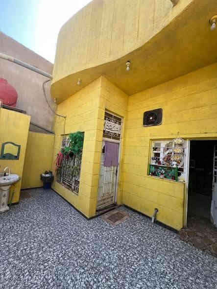 #اسعد_الله_اوقاتكم_بكل_خير⁉️👋🏼
*********** ابو مهدي
‏***********

#المساحه 100متر
#جنس_العقار ::  وقف اصولي

#العنوان :: البصره أبي الخصيب ام نعاج

#يحتوي البيت على غرفه
و ديوان
و مطبخ و صاله
و مناور عدد 2
و صحيات داخلي وخارجي  

#البيت جاهز من كلشي 
كامل من مقطوره و كيزر و ماطور

جميع الخدمات متوفره ماء كهرباء  
#السعر (( 53 مليون وبي مجال 
#للاستفسار الاتصال على الهاتف 📳📞
📳***********ابو مهدي )📳
