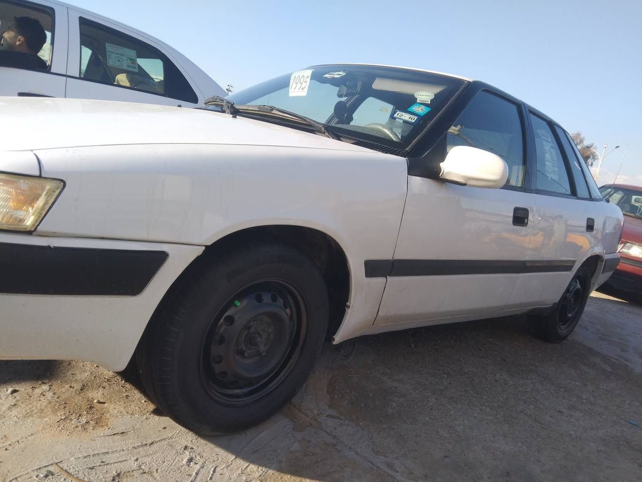 من رخصة الادمن . دايو اسبرو 1995 رقم كركوك مشروع وطني دفتر بانزين . محرك كبس تبريد تدفئه شغاله تخم تاير السياره بدون صبغ وبدون ضربه كلها ع بلاد كهربائيات كلها شغاله 4 جامات كهربائيه . السعر ... خابرني اتصال ***********
