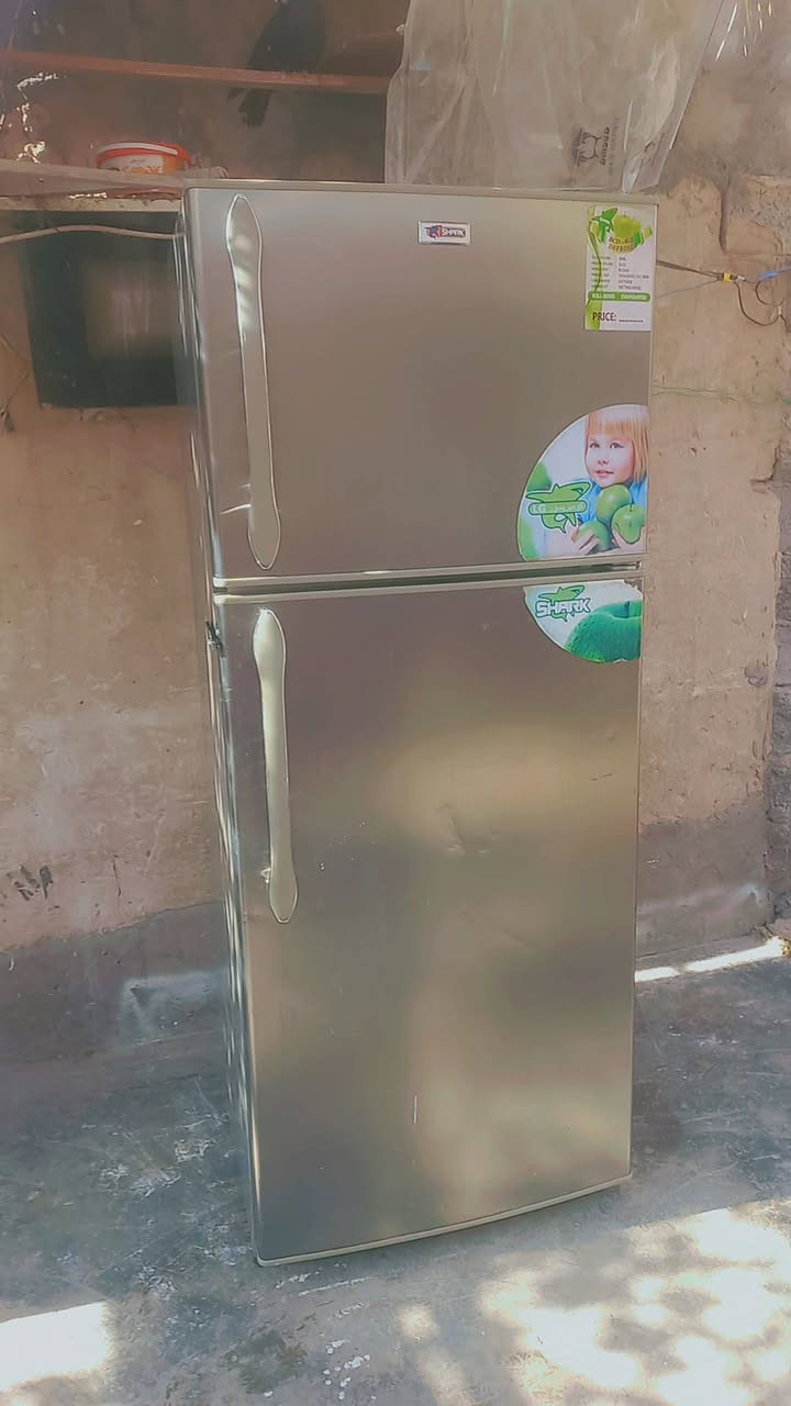 متاح ثلاجه حجم كبير الأولى ب 200متاح ثلاجه بعدها جديده لون رصاصي ب 250
متاح غساله ١٢ كغم استعمال شهر واحد ب 130
مكاني بغداد التاجي قرب مطعم خيرات الرحمن 
***********
