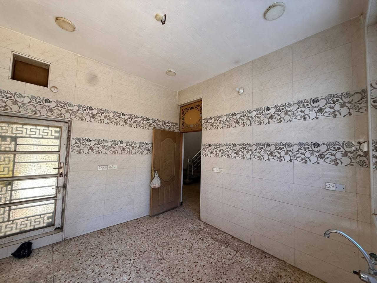 🏡 للإيجار – دار سكني
📍 الموقع: الحلة – حي الأساتذة - فرع عميد قيس 

📞 للاستفسار والمشاهدة:

مكتب القمه للعقار 
📍 الحلة – شارع 60 – مقابل مجمع الرافدين الطبي 

☎️ ***********
السعر ٥٠٠ الف قفل 

✨ للمزيد من التفاصيل عن المساحة والسعر ومواصفات الدار، يرجى التواصل مع المكتب.
