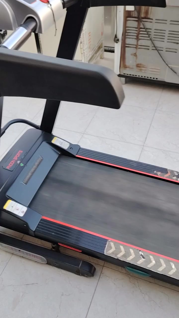 السلام عليكم ورحمة الله وبركاته
 يوجد لدينا جهاز جري دبل ماطور أصلي نضافه  90 ٪
السعر 250 ألف وبيه مجال للشراي للاستفسار الاتصال *********** _ ***********
