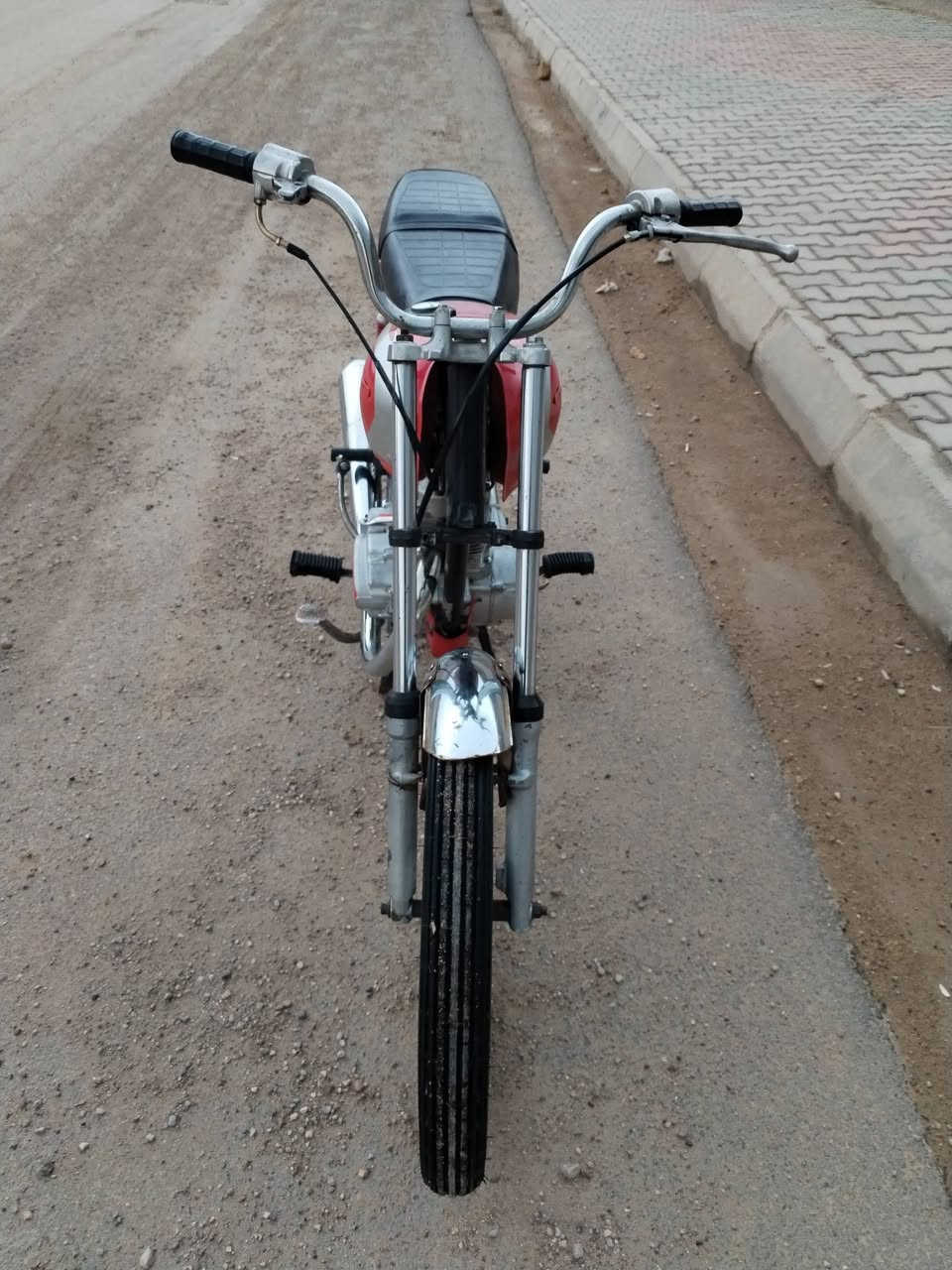 السلام عليكم دراجة أربعةكير رياضي  ضايعة اوراقها كلك مكفولة من سرقة السعر 180 الف شغالة وخير من اللة  مكاني كوت للاستفسار الاتصال على الرقم هاتف***********
