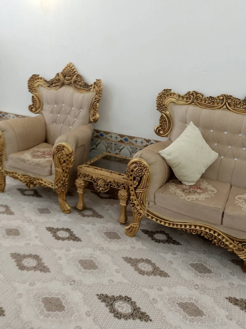 تخم ملكي جديد استخدام قليل مع 3طبلات تجي ويا سعر 500 الرقم ***********
