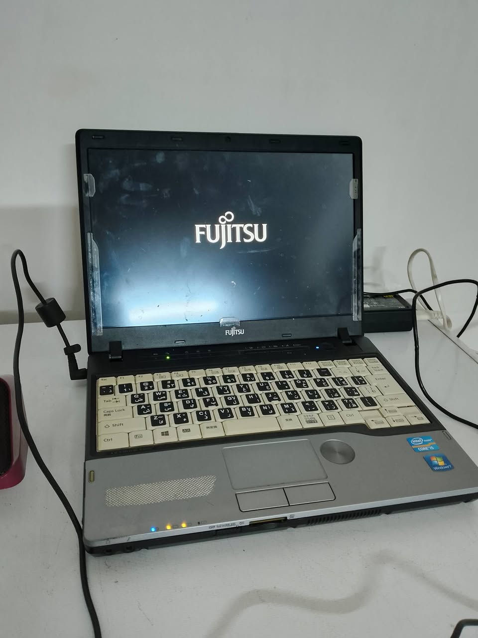 سلام وعليكم يوجد بيع لابتوب والله مستخدم شي قليل الله شاهد واحتاجيت لان ظروفي صعبه ودببعو السعر 150هو والمضخم والسماعات وبي مجال قليل اليريدتفاصيل أكثر هذا الرقم نوعيه زينه بس انا معغف تفاصيلو اكثيغ اشتغيتونو ددرس بينو بس احتاجيتو وهسه دبيعو 
***********
