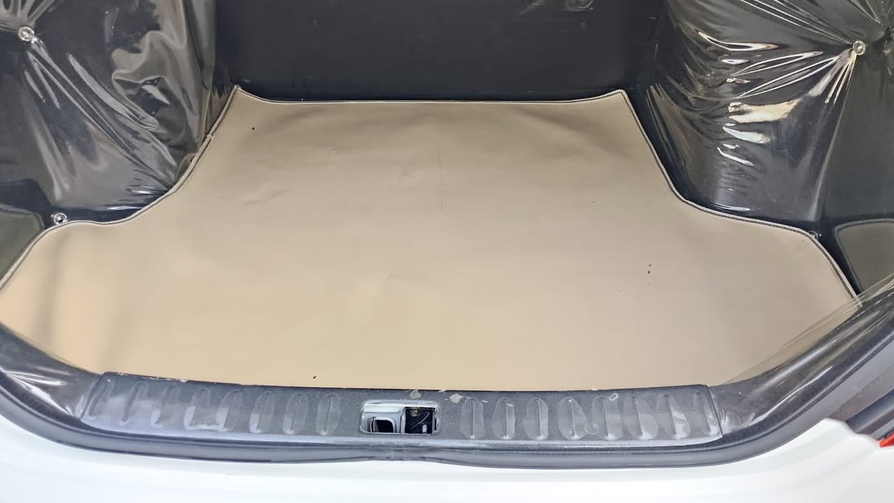 نيسان سني للبيع موديل 2025
رقم اربيل الدولي بأسم شركة وكالة تحويل 100./.
سياره ماخذها زيرو ومرقمها بيدي
موصفات السني المعروفه , شاشه تدعم الكار بلي , 4 جام كهرباء ، ويل 15 ، داخل بيجي ، تحكمات ستيرن ، اشاير بل مري وتحكم بل مري ، يدات نيكل ، سبايدر حساسات خلفيه وكامره خلفيه , تبريد قطعتين
 سياره نضيفه جدا وعله وضع الشركه مكفوله كفاله عامه مكينه وكير وصبغ وضربه وبارد سبير مانزل دواخل جديده جدا مكاني نجف الشراي يتصل *********** وتساب موجود المو شراي يدعينه برزق
