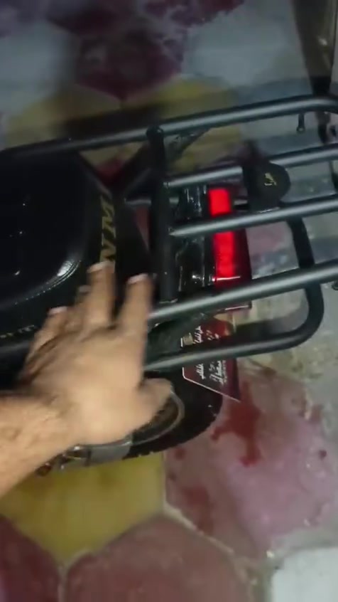 شباب دراجه شتريتهه وعفتهه ها للعلم دراجه غراضهه كلهه جدد وضامهن يعني هلستهه رقم *********** ناصريه مركز
