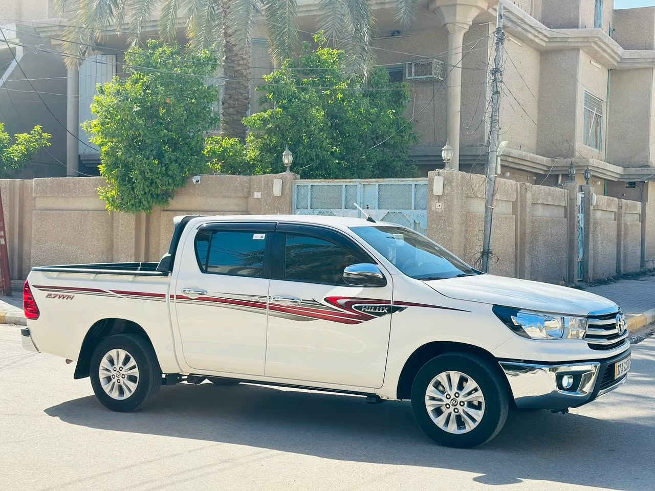 السلام عليكم للبيع هايلوكس بيك اب 2022 مكفوله كفاله عامه رقم مثنى دولي بسمي سنويه جديده السياره كارتون ما عايزه شي فول مواصفات بصمه شاحن مري شفط بنيد جكات تبريد كشنات السياره مال جناي السعر 254 وبيه مجال الستفسار *********** بيع او مراوس مكانه السياره الرميثه حي المعلمين
