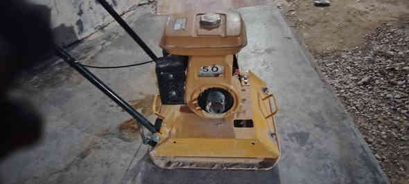 السلام عليكم كادر بناء وتسليح حديد وفرش حجر وتصعيد بلوك فرش التراب وتأسيس مجاري وتأسيس كهرباء وصبق خابر ***********
