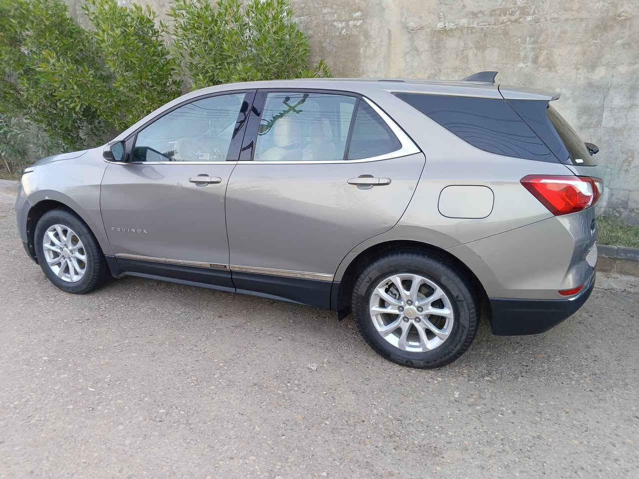 سيارة كوينكس مديل 18فول مواصفات رقم ميسان بسمي هسه صار شهر من حولته انكليزي سيارة جديد. بمعنه لكلمه مال بيت تخم تاير حداديه كير وضع شركه بلجيس السعر 150وبيه مجال الاستفسار ***********
