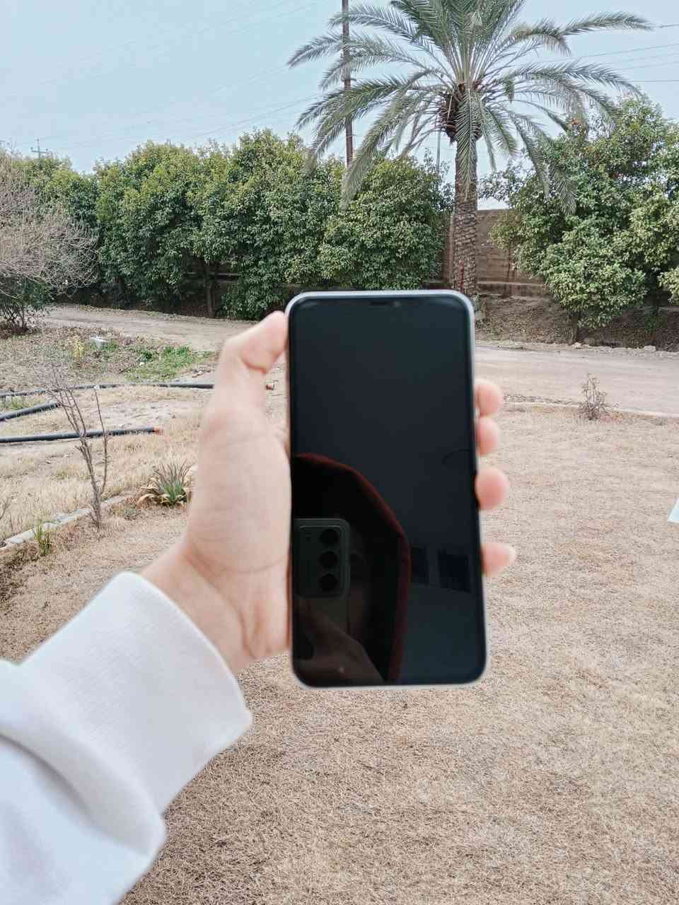 سلام عليكم ١١ برو ماكس الون ابيض مبدل فقط شاشة وكالة اصلية بطيارية 79 بلادية السعر 190 مكان تكريت رقم الهاتف ***********
