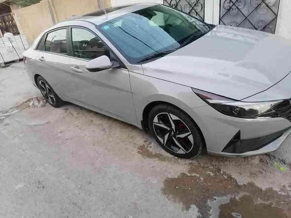 النترا ٢٣ هايبرد فول مواصفات لون اسمنتي ماشيه ٨٣ وارد حادث خلفي و صار بيها علي كد ٣اصابع بالجاملغ الخلفي طخه تكتك 
سياره حلوه و جديده بيها ملاحظة يرادلها كلجات كير اني ابيع كير حتي يكون عند الهاوي علم سيارة شغالة و تمشي  طبيعي وسعر كلش حلو 
*********** بي واتساب بغداد
