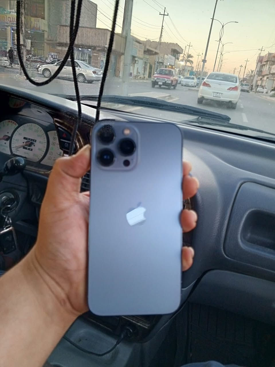 آيفون 13 برو ماكس ذاكره 512 ما مبدل بي اي شي فقط بطاريه مرفوعه السعر 750 الف و بي مجالمكاني الضلوعيه للاستفسار الاتصال على الرقم التالي ***********
