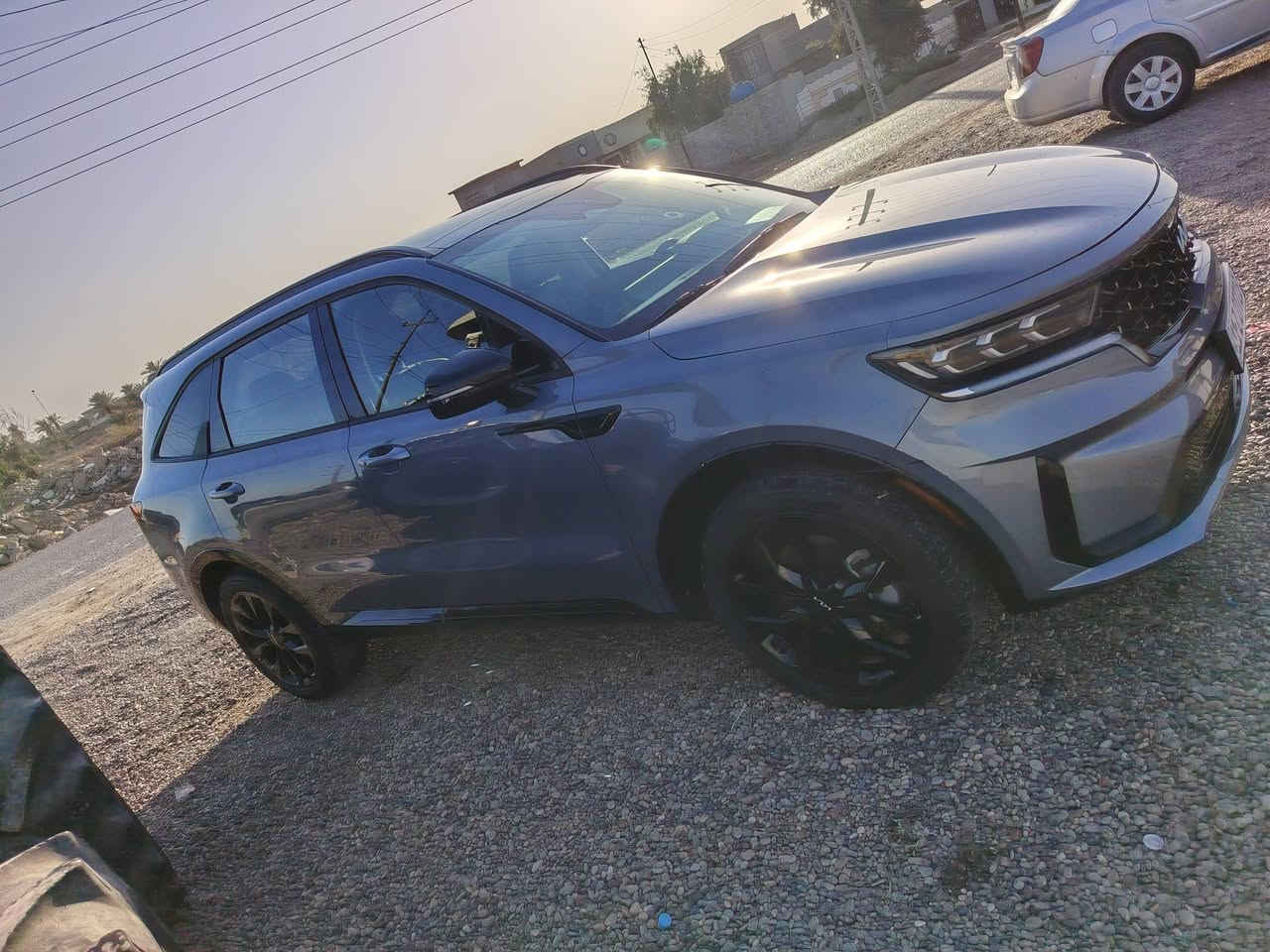 سورنتو موديل 23 رقم بغداد  وارد أمريكي حادث شبر بارد بالدور فقط يعني كلين السياره فول الفول ماشيه ٤٧ الف سونارها موجود 
مواصفات السياره
مكينه 2500 تيربو
رادارات جانبيه
سقف بنوراما
شاشه كبيره
تبريد بيانو لمس
كشنات كهرباء
كشنات تدفىه تبريد
كشنات منفصل
كامره دواره
توقف ذاتي
تشغيل عن بعد
صندوك كهرباء
سايد بريك بصمه
وبعد هواي مواصفات بيها والسياره جديده بمعنى الكلمه  *********** السعر ٣٠٥ يعني ٣ شدات و٥
