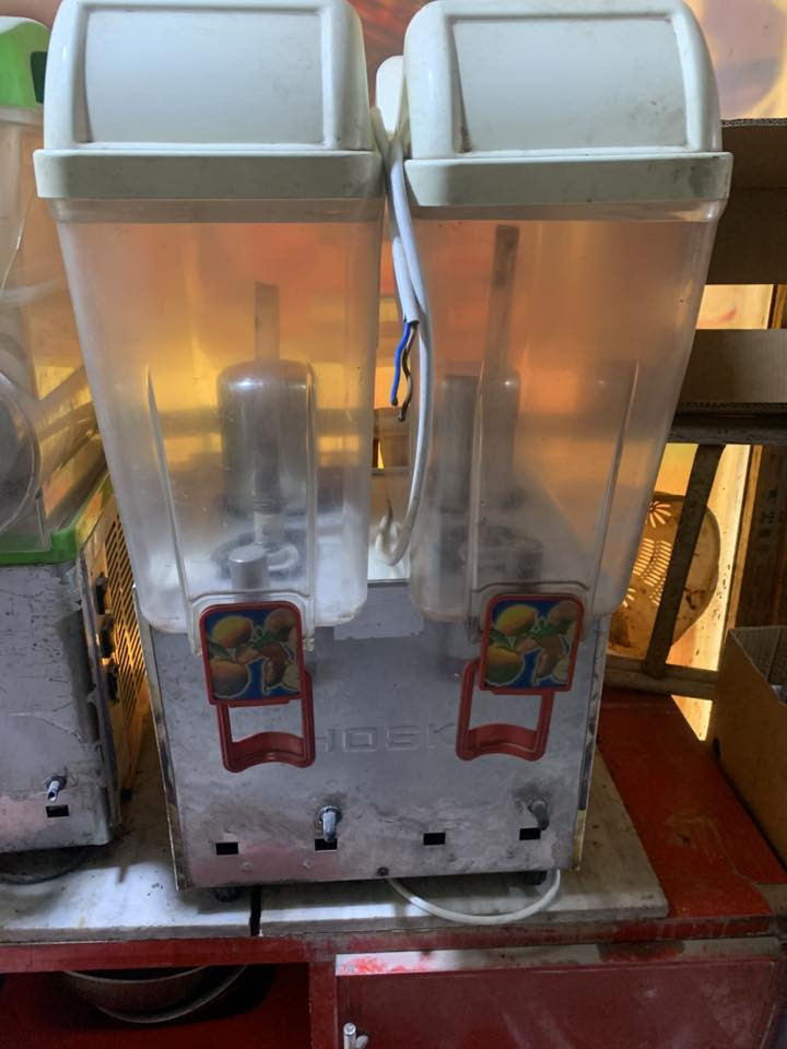 السلام عليكم مكينه ازبري هوسك تركي تجميد فول الحواض بيهن فطر ومكينه عصير تبريد فول العنوان ناصريه  السعره 675 الف الرقم ***********
