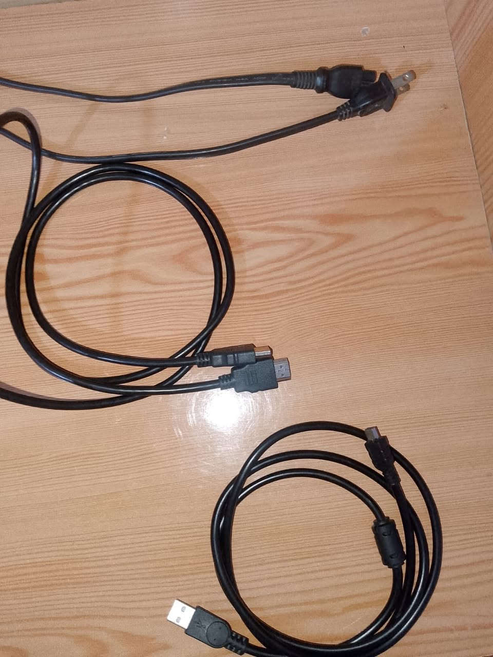 للبيع PS3 Slim مهكر بحالة جيدة 90% 

المواصفات:
- النوع: PlayStation 3 Slim 
- الهارد: 320GB داخلي
- التهكير: مهكر وجاهز
- الحالة: 90% نظافة، ما بيه حرارة 
- الملحقات: يد تجارية 1 + كيبل باور + HDMI +  شاحن

الالعاب: 
العاب GTA5
PES  2018
تكن 6
Tha line 
God of war lll
FIFA 2017 
COD6
السعر 120 الف 
***********
