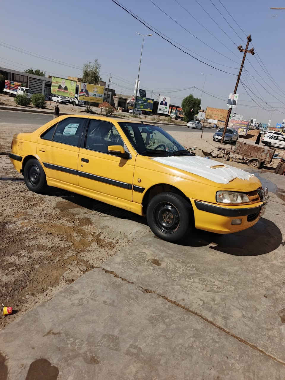 السلام عليكم للبيع بيجو بارص سياره نضيفه ورقم انكليزي السياره بسمي ومكينه وكير وحداديه جدد للستفسار هاذه رقمي ***********
