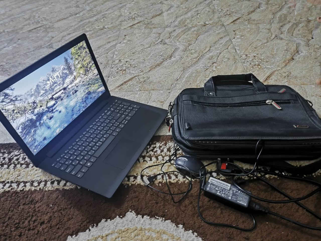 حاسبه لينوفو مالت دراسه حاسبه نضيفه الله شاهد ماخذها ب٣٠٠ حاسبه مثل ماموضحه بلصور المواصفات رايدها ب٢٢٥ قفل لو مراوس بايباد مرتب ....***********
