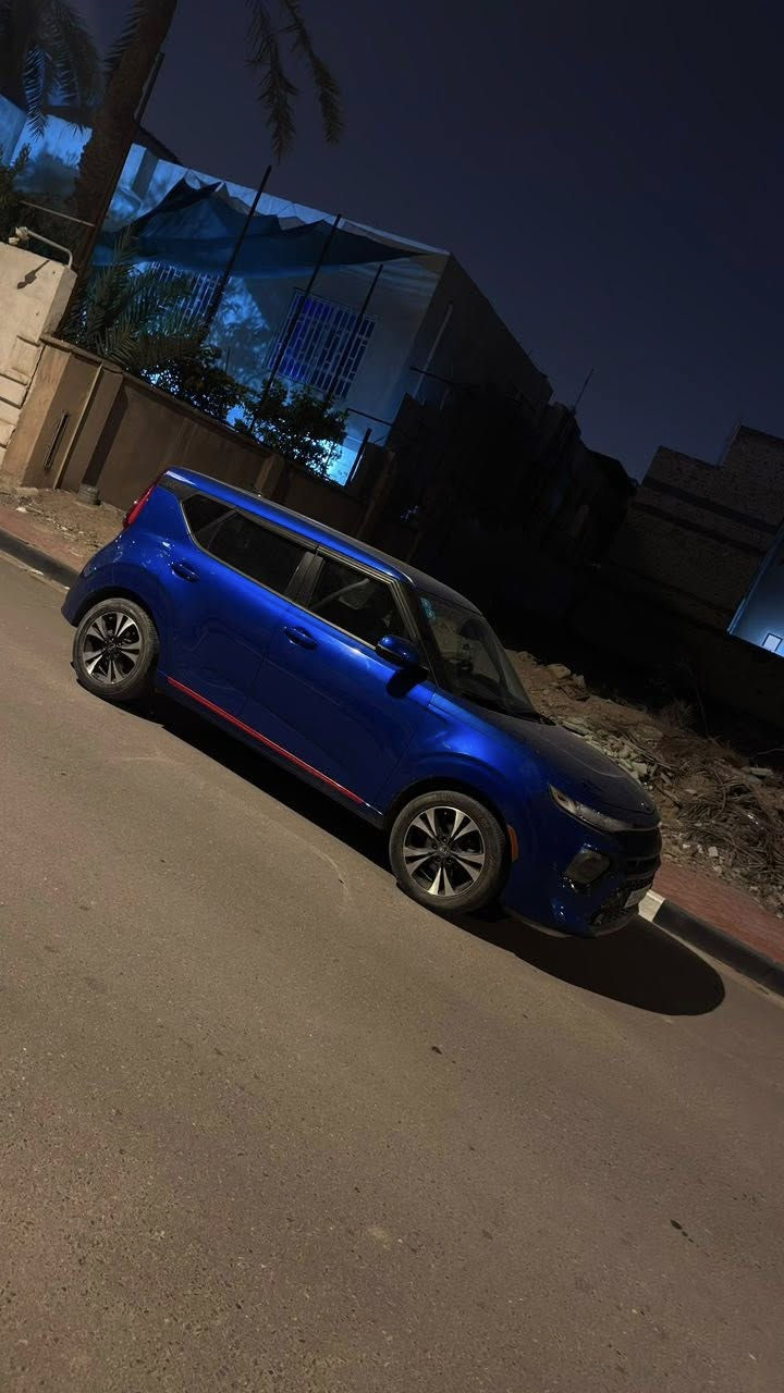 كيا صول موديل 21 
ماشيه 56 
فول مواصفات فتحه رادارات تحديد مسار تدفئه تبريد ابل كار بلي 
حداديه مكينه وكهربائيات كله تمام وما بيهه اي مشكله 
بيهه صبغ بالبنيد وشوي بالمدگر الايمن
مكينتها 

2000 GT line
***********
