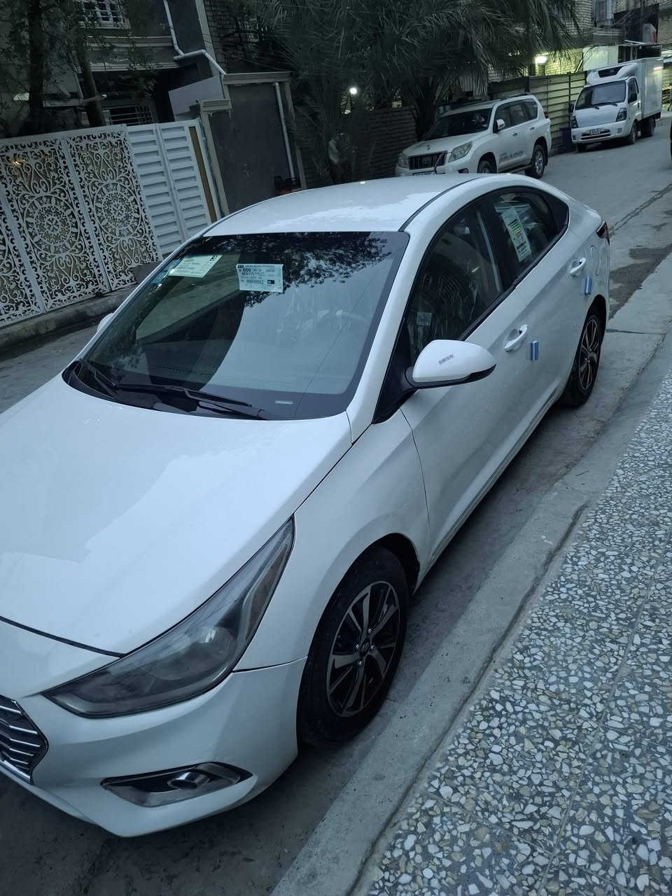 هونداي اكسنت 2019السعر 100ورقةوارد امريكي حادث خشم الجاملغ والبنيد وبيها صبغ بابين
السيارة محرك 1600
داخل صاج بدون ايرباك 
ماشية 102السيارة كير محرك تبريد حدادية خير من لله مابيها اي نقص
مكان بغداد البلديات قرب العاب بغداد زيونة 
تخم تاير جديد كهربائيات منظومة تبريد كله جدد ***********مهدي
