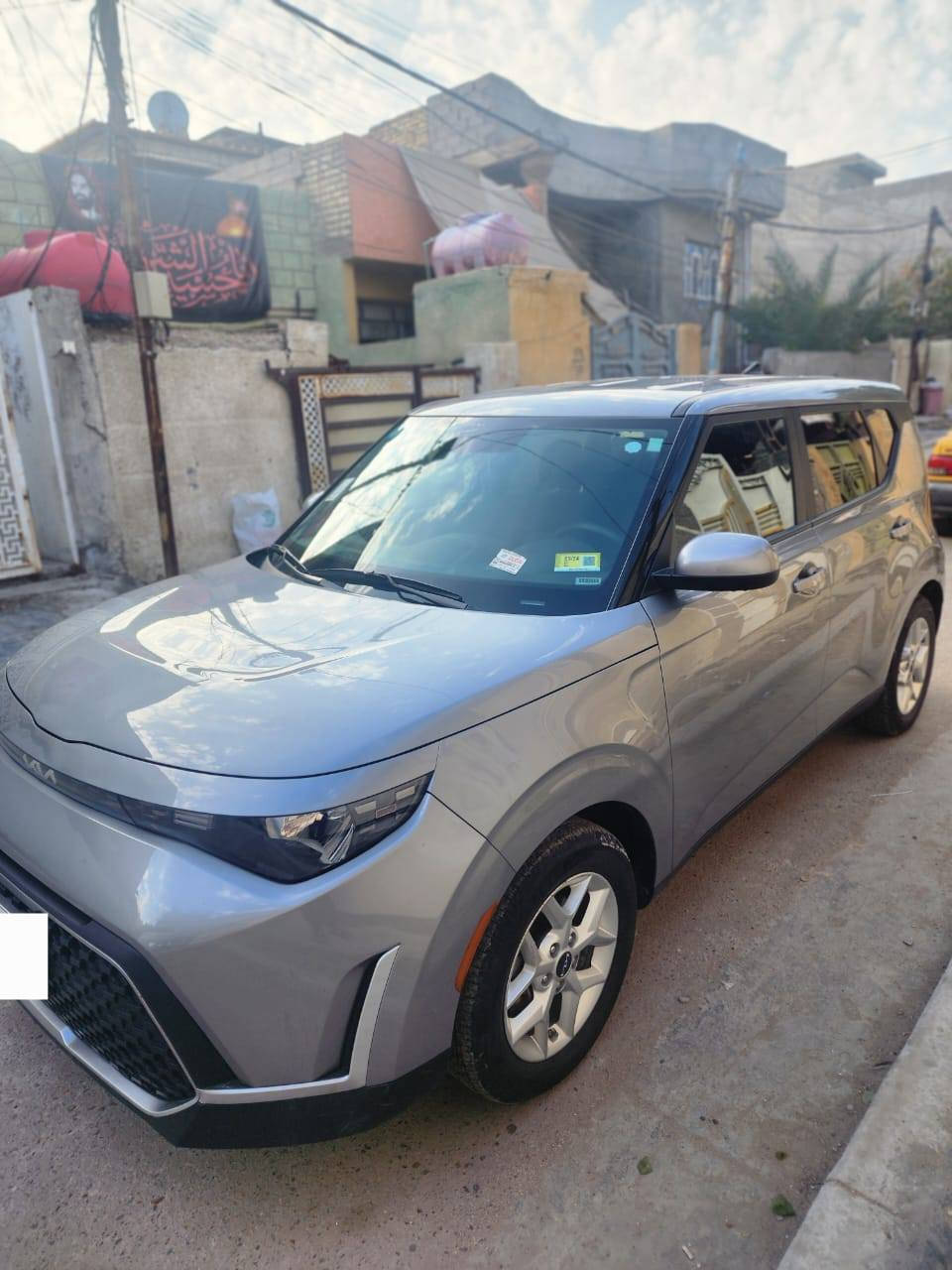 سلام عليكم
صول 2023 LX

وارد امريكي حادث فقط جاملغ الايمن  ايرباك بردة فقط وجاملغ خلفي  

مواصفات 

شاشه 

كامرة دواره 

رادار امامي نقطه عمياء 

توقف ذاتي 

اوتو ستوب 

دشبول دجتل 

مودات قيادة 

تحكم ستيرين جهتين 

ماشية ٢٦ الف ميل 

رقم بغداد هزه جديده تحويل مباشر مابيها اي نقص 

السعررر اتصل وتدلل ⬇️  او مراوس

العنوان بغداد الشعب

***********
