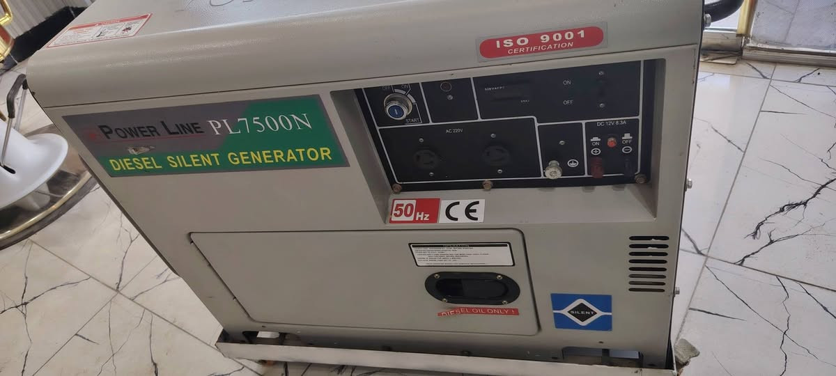 مولد ديزل صامت 25 نمبير جديده البيع سعر 1900 بيها مجال ***********
