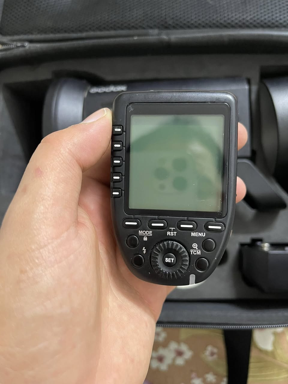 اضائة كوداكس AD400 Pro
نضافتهاً ٩٩٪؜ 
استخدمة مرتين فقط 
للشراي فقط تواصل خاص 
او علا الوتساب 
*********** 
وياها دركتر كوداكس كلش جديدات 
عنواني بغداد 
ترهم لقطات فوتو 
وتصير اضائة مستمرة
