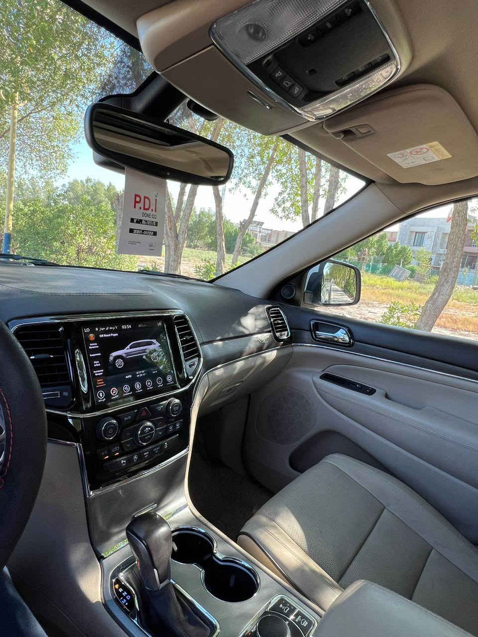 السلام عليكم 
جيب شيروكي اوفر لاند
موديل ٢٠٢٠ ماشية ٦٧ الف
فول مواصفات
بانوراما، شاشة ،  ٤ كشنات تدفئة، كشنات كهرباء ،شاشة اعطال، لد نهاري ، ويل ٢٠ ،حساس توقف ، اوتو ستارت ، مانع انزلاق ،٤ انظمة قيادة ، جگات ، كشنات جلد ، زراكات ماصدة ، وبعد هواي مواصفات
السيارة كفالة عامة 

تواصل 
زيد ***********
يوسف *********** حلة, بابل
