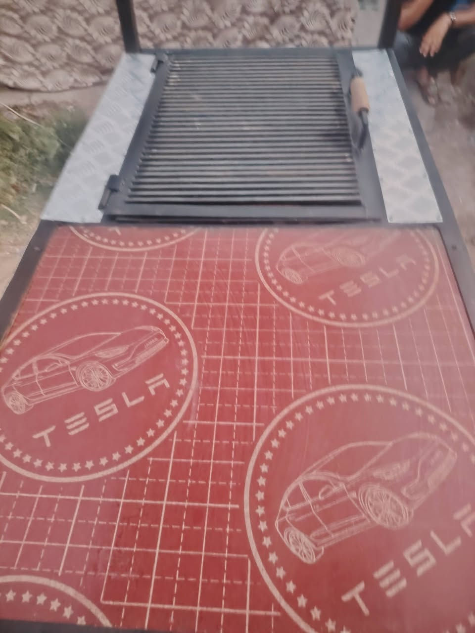 سلام عليكم عربانه بركر عله الفحم للبيع شغلهه تفصال درجه أوله قياسهه 150 في 80 ولشوايه 70 في 50 سعرهه 650 الف واذا تحب افصلك وحده حسب طلبك العنوان بغداد الدوره
***********

