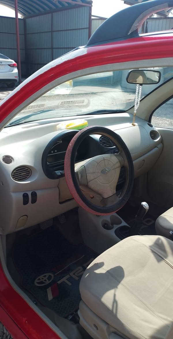 السلام عليكم
سياره كيو كيو للبيع موديل 2012رقم بغداد الماني  باسمي سنويه لل 27مكينه 4سلندر نظيفه جدا والكير اوتماتيك نظيف ايضا الكهربائيات كلها  شغاله تايرات نظيفه بيها صبغات اللون احمر  مكاني بابل السعر 28وبي مجال ***********
