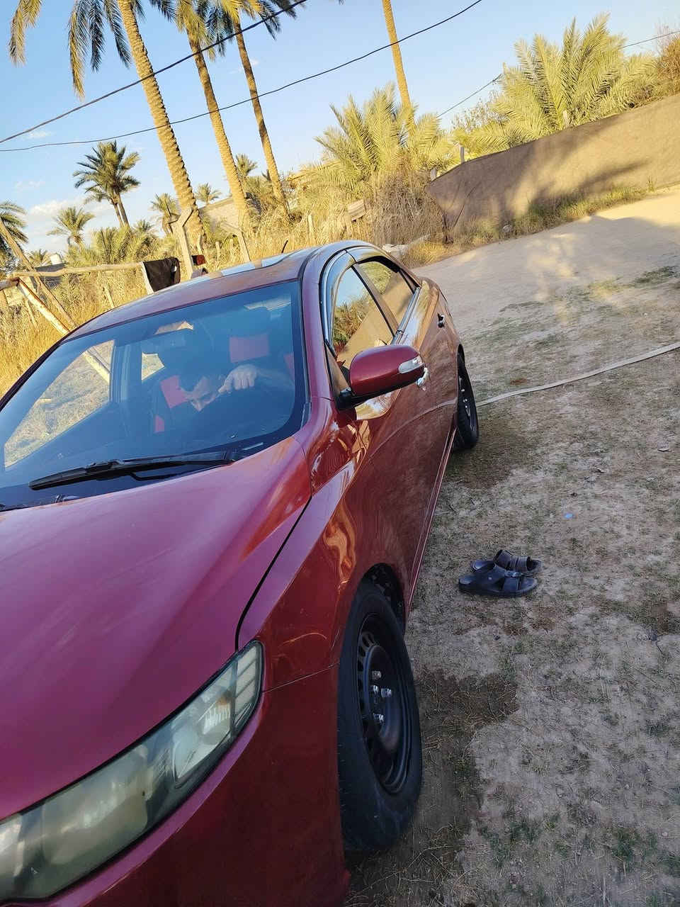 سلام عليكم سيراتو موديل ٢٠١١ رقم أربيل تريد وكاله او مجاور مابيه حادث بيه بس البنيد مصبوق لجماليه مكانه كربلاء المقدسه الحسينيه العطيشي وهاذه الرقم ***********
