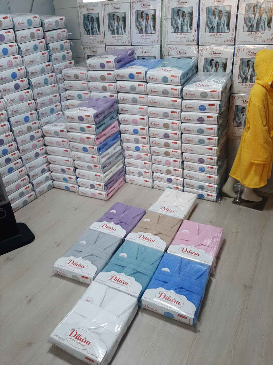 برنص مفرد ستاتي رجالي نخب اول
حجم L XL M
تعبئه: كيس شفاف 
وزن:1000g_1100g
وصف: برنص مفرد مع طاقيه كابشون قبعه  وبدون قبعه متوفر  من برا ومن جوا بشكير بوكله 
عدد الألوان: 10 تقريبا خامه وحده
متوفر جمله فقط 
شحن من تركيا لكافه انحاء العالم 
الكميه محدوده 
للتواصل 00905522022193


**إذا كنت صاحب هذا الإعلان وتريد حذفه لأي سبب، رجاءا أرسل رسالة إلى الدعم الفني**
